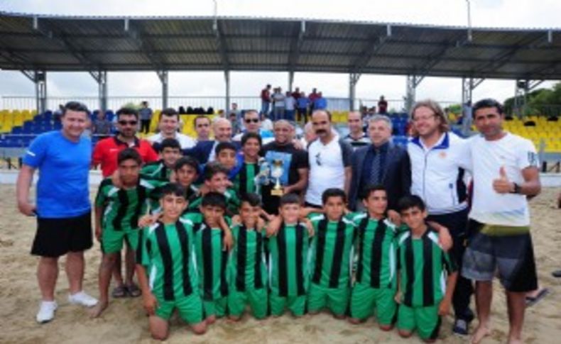 Şampiyonluk kupası Roberto Carlos'tan