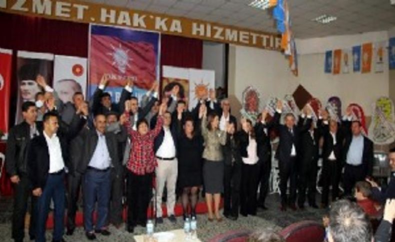 AK Parti Bayındır'da Demirezen ile 'yola devam' dedi