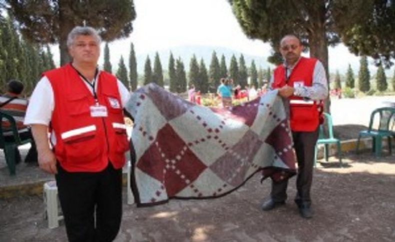 Şehit madencinin sarıldığı battaniye Kızılay'da sergilenecek