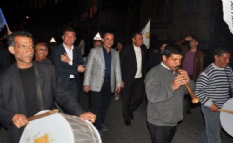 Şengül, aday gibi çalışıyor