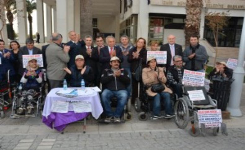 AK Parti'den Kocaoğlu'na çağrı