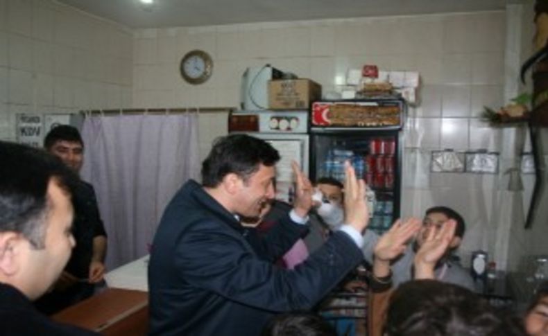 CHP İzmir’de Deniz Seviyesinden Yukarı Çıkamadı