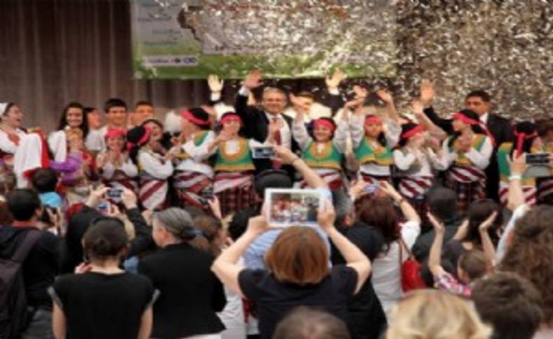 Dünya çocukları Karşıyaka’da buluşacak