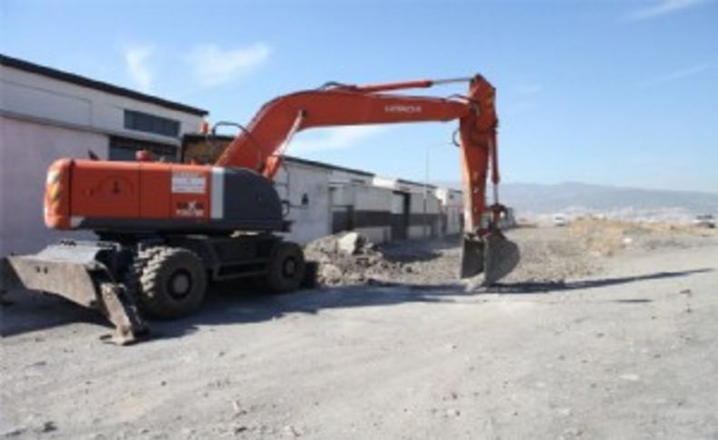 Büyükşehir ve Bornova Belediyesi ortak çalışmasıyla yollar yenileniyor