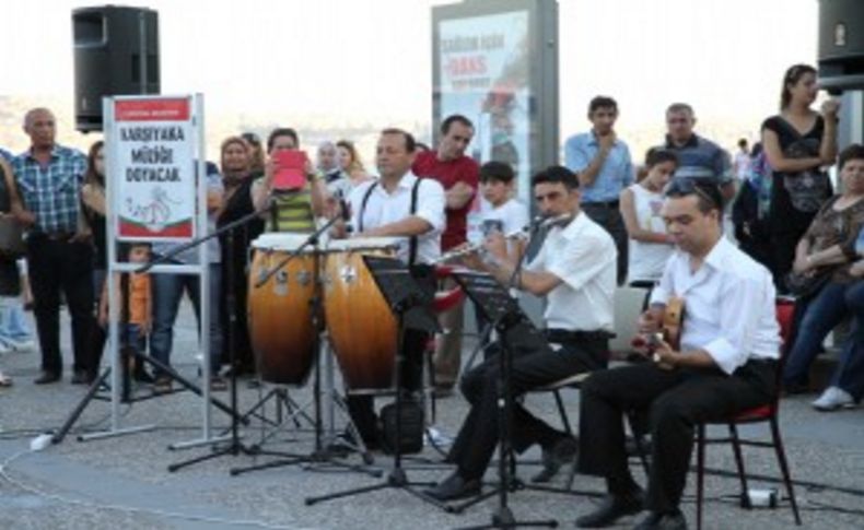 Karşıyaka'nın sokakları şenleniyor