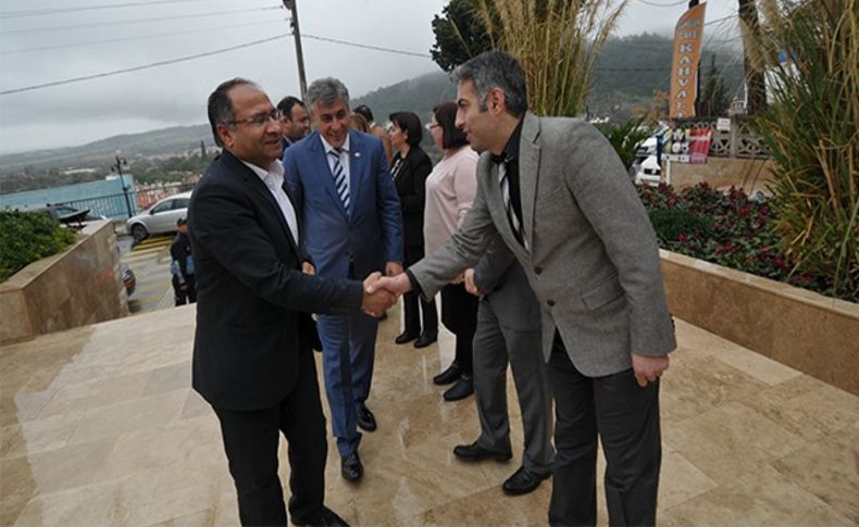 Purçu: ''Dostumuz kalmadı, uzakta dost arıyoruz''