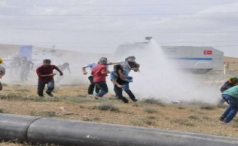 Kobani'ye geçmek isteyenlere gazlı müdahale