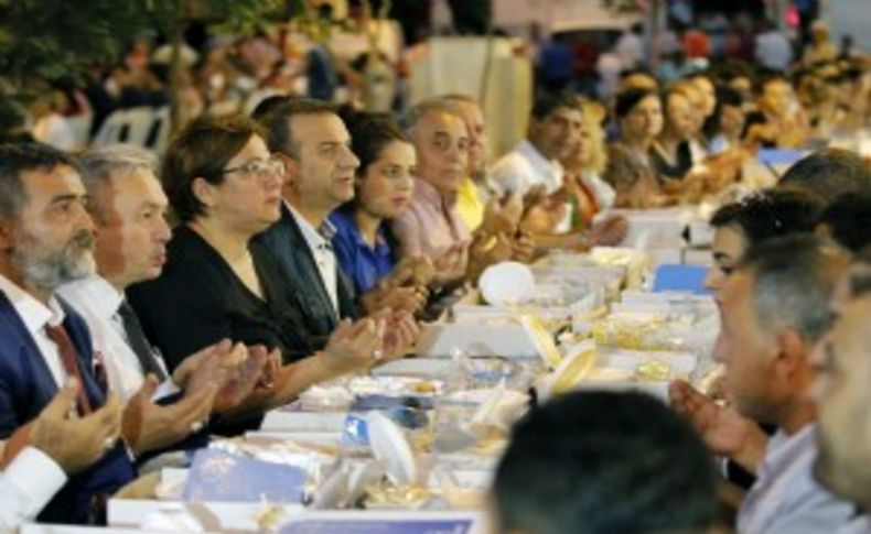 Tarihi çarşıda iftar coşkusu