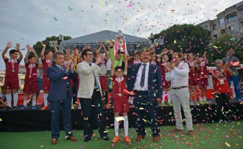 Bergama'da futbol şenliği