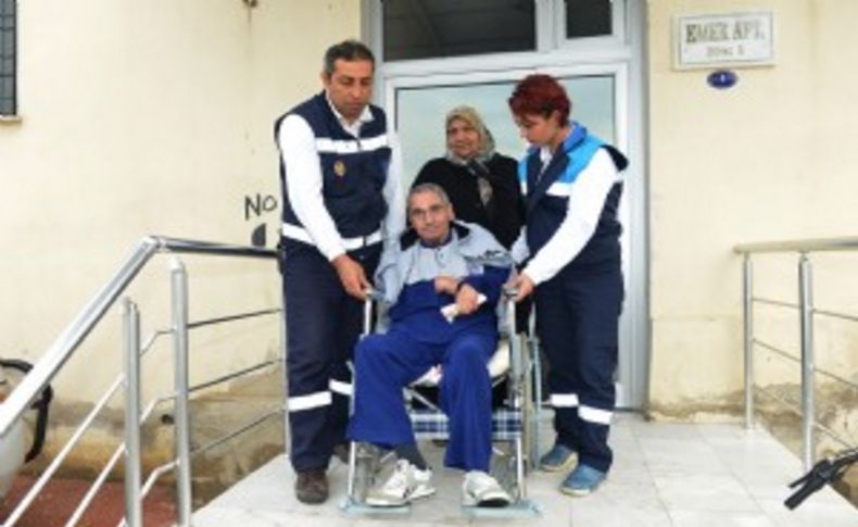 Belediye Ambulansı Hastaların Emrinde