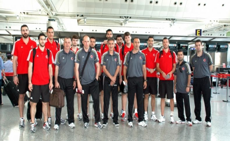 A Milli Basketbol Takımı İtalya'ya gitti