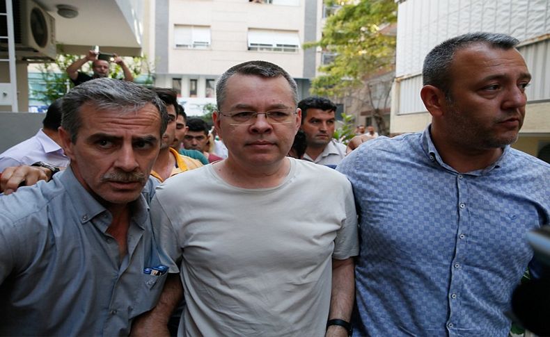 ABD'li rahip Brunson hakkında ev hapsi kararı