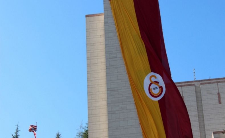 ABD Konsolosluğu'ndan bayrak jesti