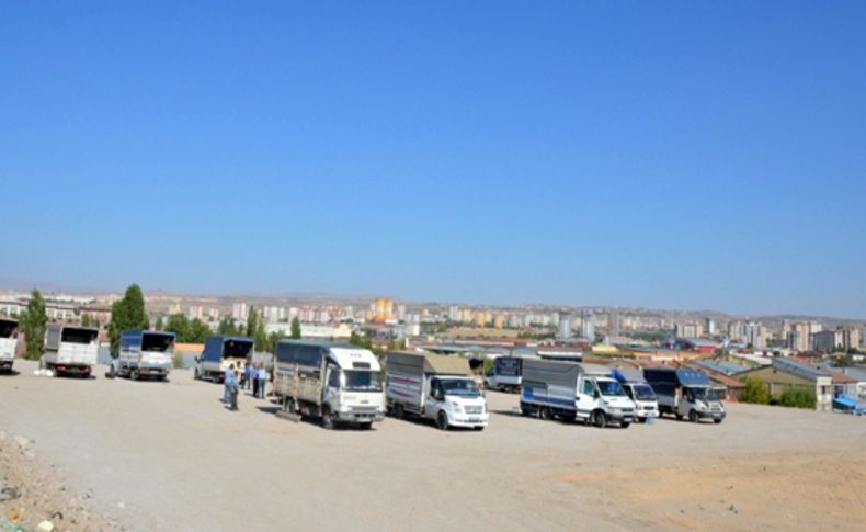 Adak kurbanlıklar için pazar kuruldu