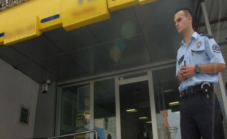 Adana'da PTT şubesi soyuldu
