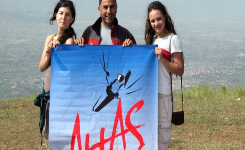 Adanalı sporcu yamaç paraşütü mesafe rekorunu kırdı