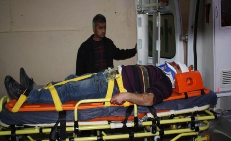 Adiyaman'da Iki Otomobil Çarpişti: 6 Yarali