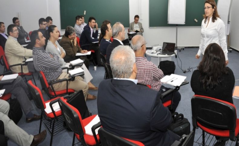 AGÜ’den akademisyenlere 'Aktif Öğrenme Metotları' semineri