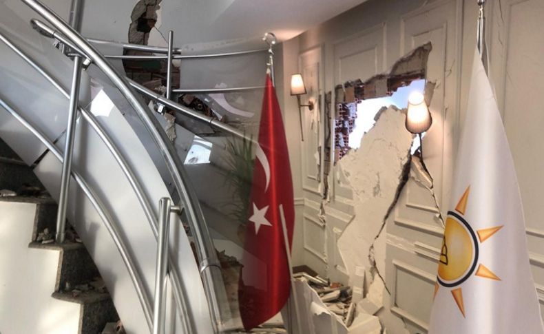 AK Parti İzmir İl Başkanlığı depremde büyük hasar gördü