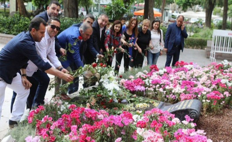 AK Parti İzmir Zübeyde Ana'ya gitti