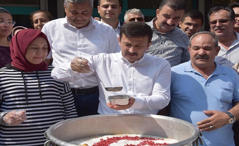 AK Partili Dağ, aşure dağıttı