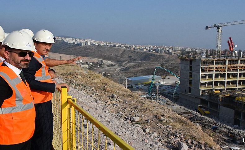 AK Parti'li Dağ'dan şehir hastanesi inşaatında inceleme