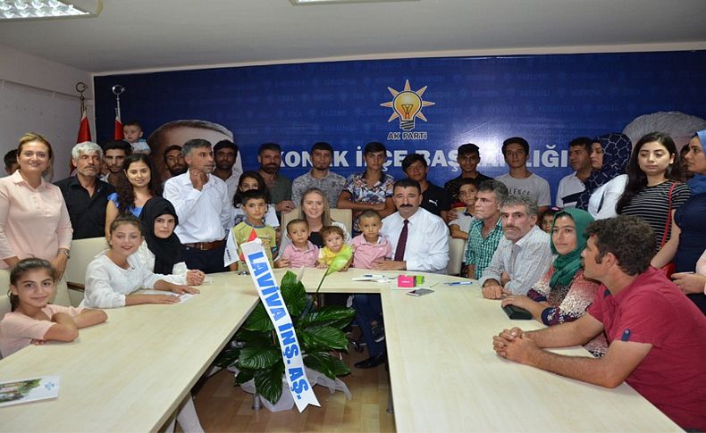 Rozetlerini Çankırı taktı... HDP'den AK Parti'ye geçtiler...