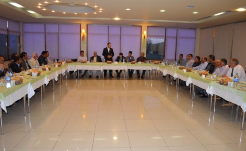 AK Parti İlçe Başkanı Karataş, muhtarlarla buluştu