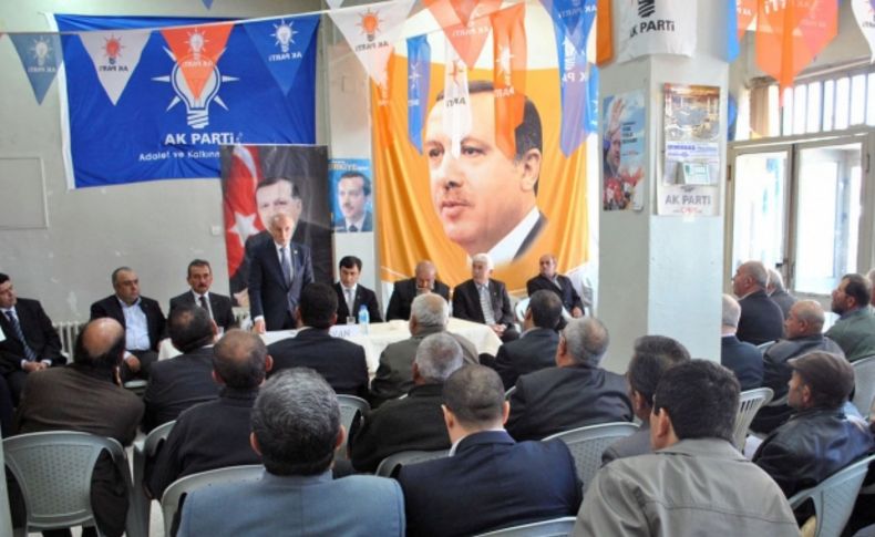 AK Parti, ilçe danışma toplantılarını yapıyor