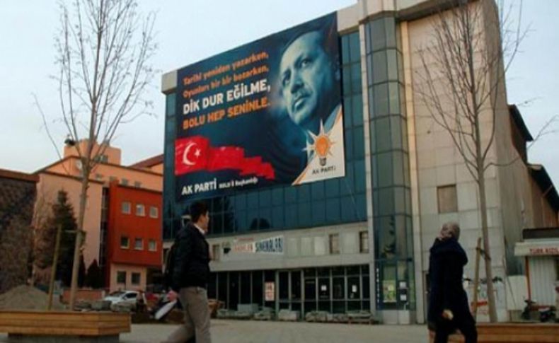 AK Parti pankartı yargı kararıyla kaldırıldı