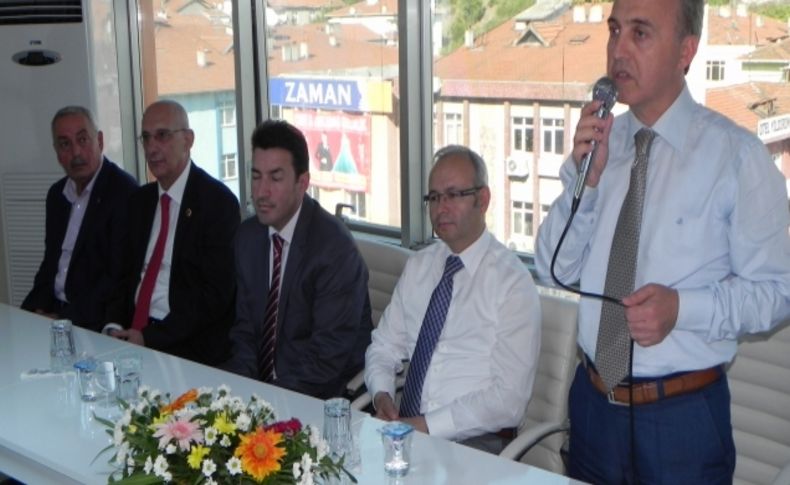 AK Parti'de bayramlaşma