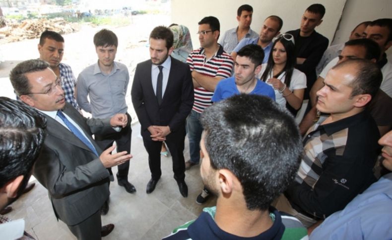 AK Parti'li gençler Kıyıkent Evleri'ni beğendi