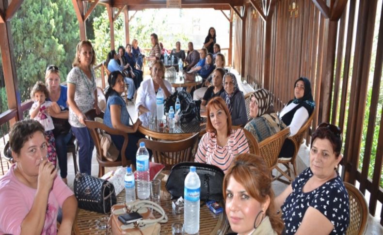 AK Partili kadınlar aylık toplantısını Kozan’da yaptı