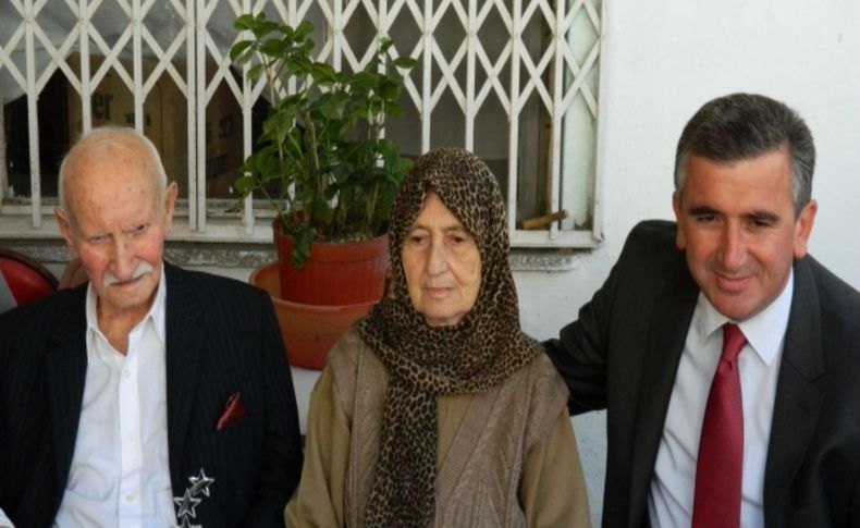 Akçakocalı hayırsever belediyeye tam donanımlı ambulans bağışladı