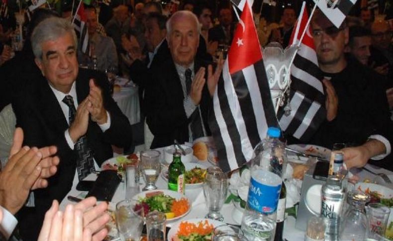 Akhisar Ve Beşiktaşli Yöneticiler, Dostluk Yemeğinde Buluştu