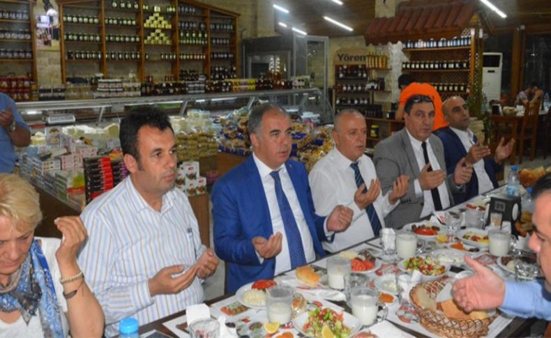 Delican'dan partiliyle iftar vatandaşla sahur