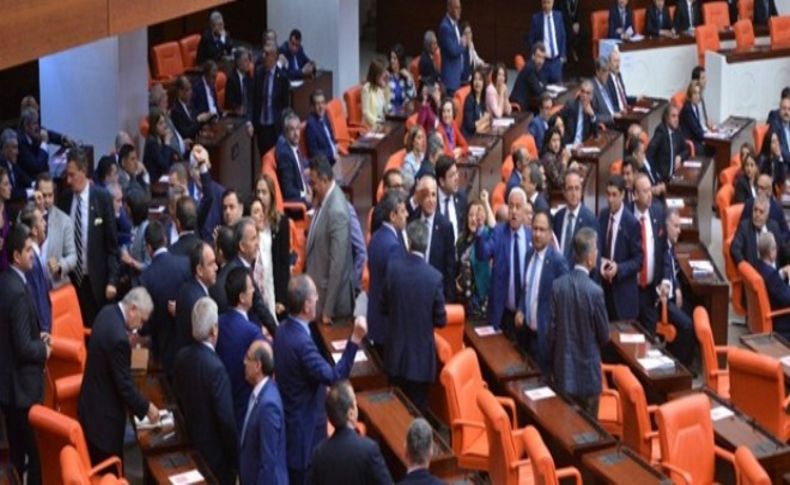 Dokunulmazlık teklifi Meclis'ten geçti