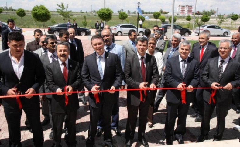 Aksaray Üniversitesinde toplu sportif salon açılışı
