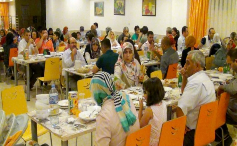 Akşehir’de görev yapan sağlıkçılar SAMEDER'in iftarında buluştu