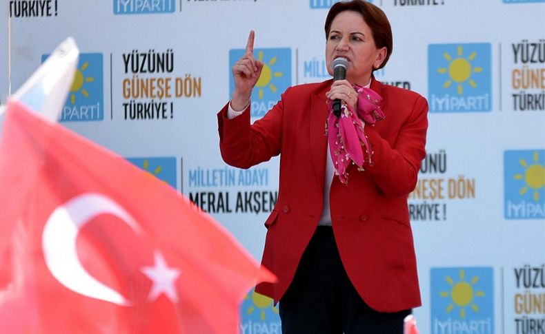 Akşener, Bergama ve Tire'de vatandaşlara seslendi