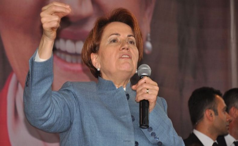 Akşener'in toplantısı salona sığmadı