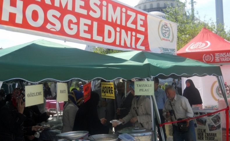 Akyazı'da mazlumlar için yardım kermesi açıldı