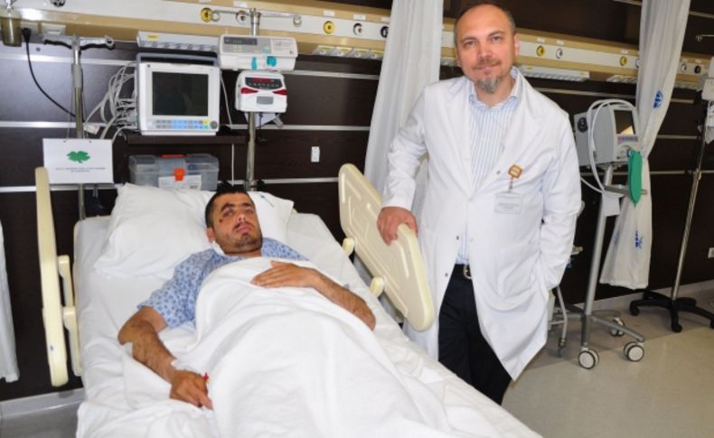 Alanya'da kalp ana damarı yırtılan hastaya özel yöntemle yapay damar takıldı