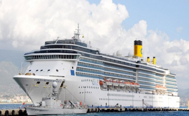 Alanya'ya 14 katlı 5 yıldızlı lüks kruvaziyer demirledi