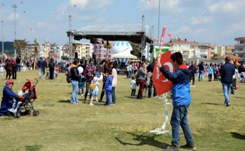 Aliağa'da uçurtma şenliği