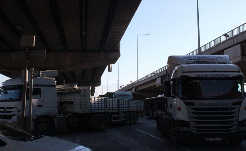Alsancak Limanı'ndaki yeni uygulama trafiği olumsuz etkiledi