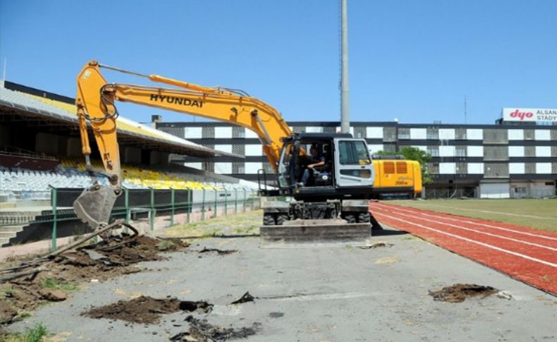 Alsancak Stadı'nda yıkım başladı