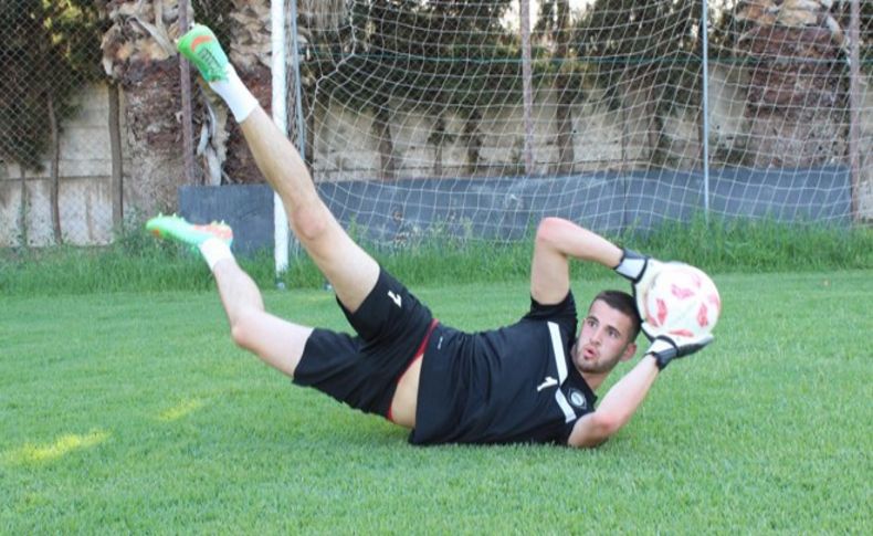 Altay'a gurbetçi kaleci