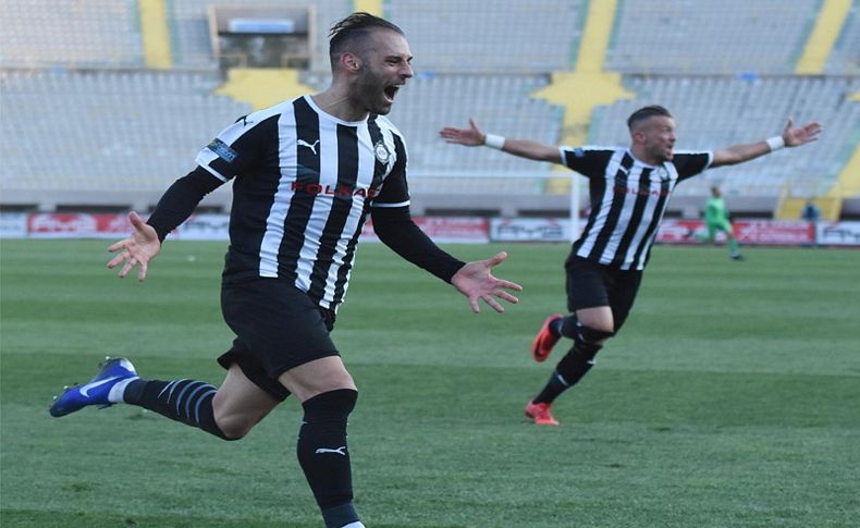 Altay Bornova'da 3'te 3 peşinde