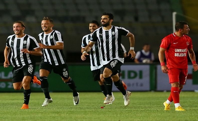 Altay eskilerle güldü